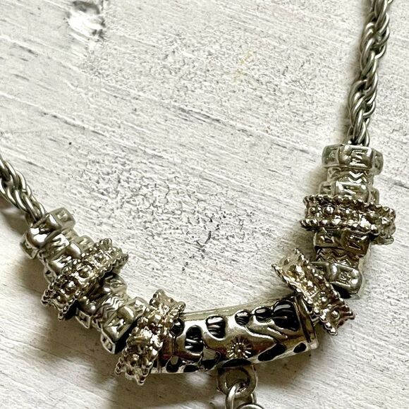 Silver tone cross Pendant necklace - Picture 7 of 12